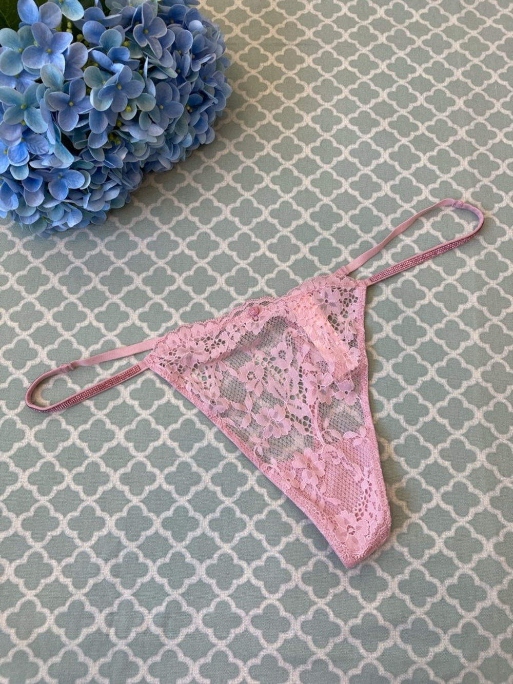 Victoria’s Secret Twinkle Strap V-String Thong Light Pink XL NWT